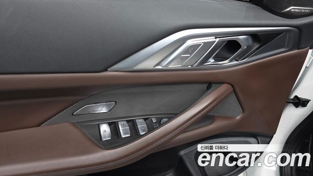 BMW 4 Series (G22) 420i M Sport Convertible 2024 — фото 30