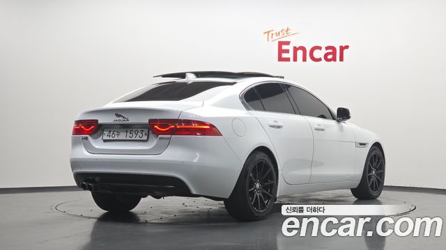 Jaguar XE 20d Prestige 2018 — фото 2