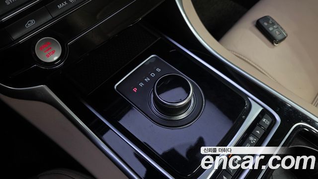 Jaguar XE 20d Prestige 2018 — фото 9