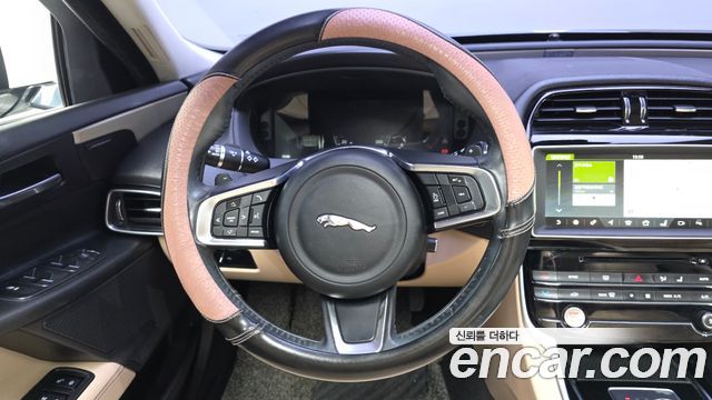 Jaguar XE 20d Prestige 2018 — фото 13