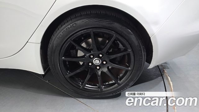 Jaguar XE 20d Prestige 2018 — фото 21