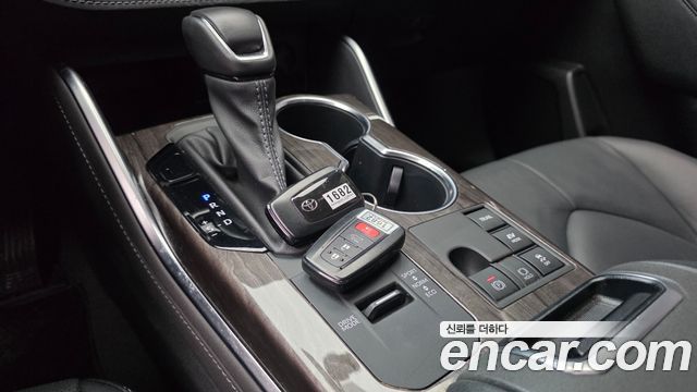 Toyota Highlander (IV) 2.5 4WD Limited 2023 — фото 9