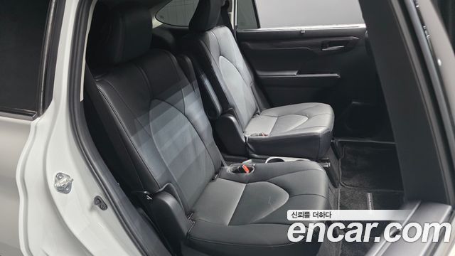 Toyota Highlander (IV) 2.5 4WD Limited 2023 — фото 11