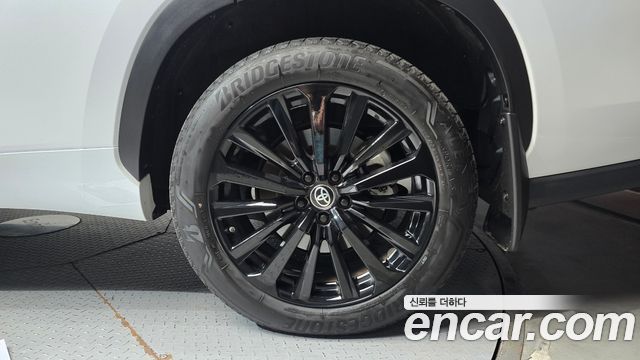 Toyota Highlander (IV) 2.5 4WD Limited 2023 — фото 21