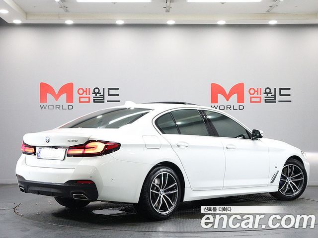 BMW 5 Series (G30) 520i M Sport 2023 — фото 4