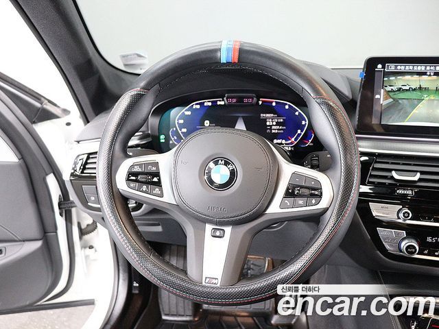 BMW 5 Series (G30) 520i M Sport 2023 — фото 18
