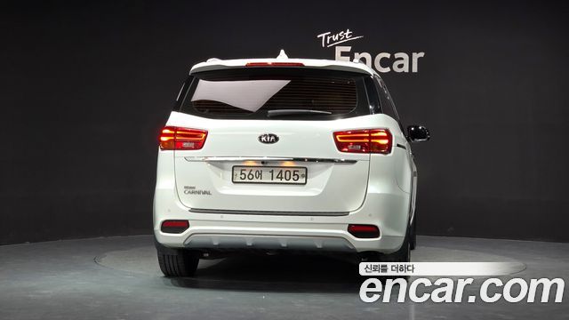 Kia Carnival 9-Seater Noblesse Special 2019 — фото 4