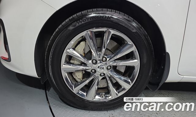 Kia Carnival 9-Seater Noblesse Special 2019 — фото 5