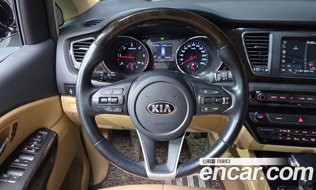 Kia Carnival 9-Seater Noblesse Special 2019 — фото 17