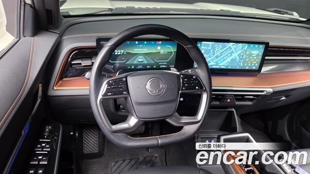 KG Mobility (SsangYong) Torres EVX TV7 2024 — фото 16