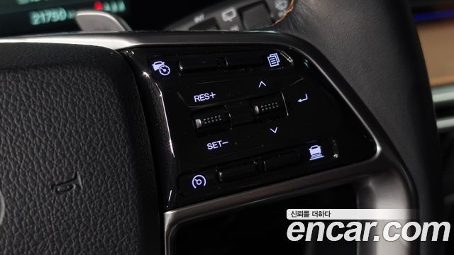 KG Mobility (SsangYong) Torres EVX TV7 2024 — фото 17