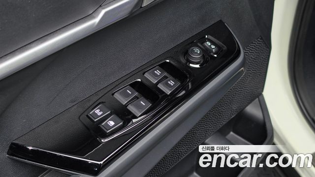 KG Mobility (SsangYong) Torres EVX TV7 2024 — фото 23
