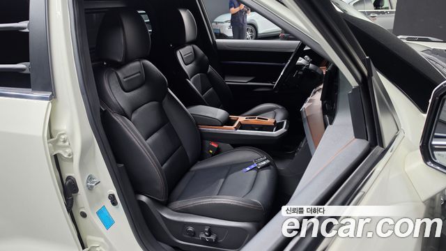 KG Mobility (SsangYong) Torres EVX TV7 2024 — фото 32