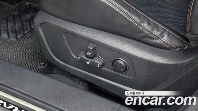 KG Mobility (SsangYong) Torres EVX TV7 2024 — фото 33