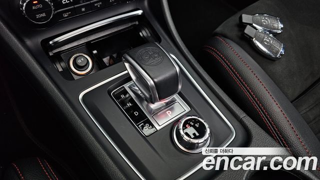 Mercedes-Benz GLA-Class (X156) GLA45 AMG 4MATIC 2019 — фото 9