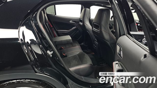 Mercedes-Benz GLA-Class (X156) GLA45 AMG 4MATIC 2019 — фото 11