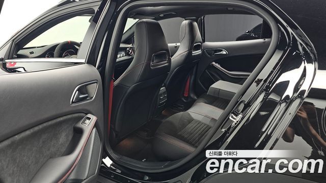 Mercedes-Benz GLA-Class (X156) GLA45 AMG 4MATIC 2019 — фото 12