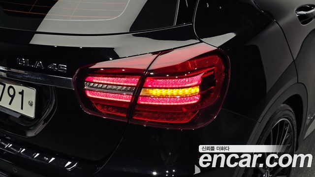 Mercedes-Benz GLA-Class (X156) GLA45 AMG 4MATIC 2019 — фото 23