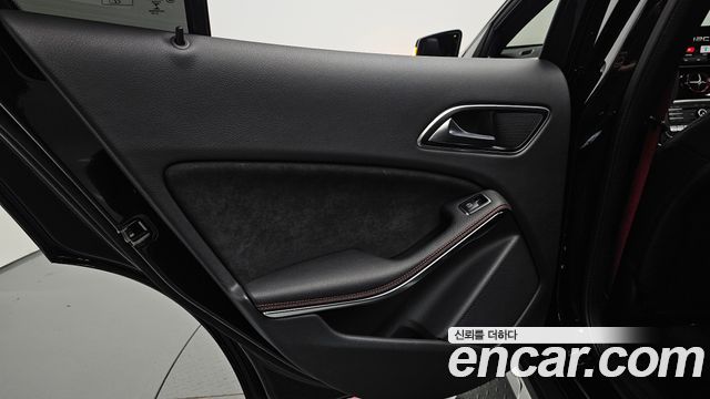 Mercedes-Benz GLA-Class (X156) GLA45 AMG 4MATIC 2019 — фото 25