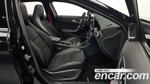Mercedes-Benz GLA-Class (X156) GLA45 AMG 4MATIC 2019 — фото 26