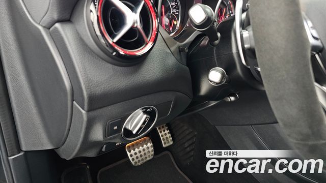 Mercedes-Benz GLA-Class (X156) GLA45 AMG 4MATIC 2019 — фото 28