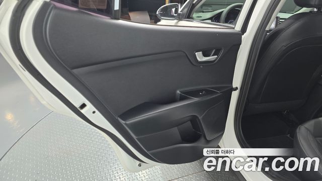 Kia Stonic 1.4 Trendy 2020 — фото 25