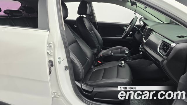 Kia Stonic 1.4 Trendy 2020 — фото 26