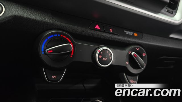 Kia Stonic 1.4 Trendy 2020 — фото 29