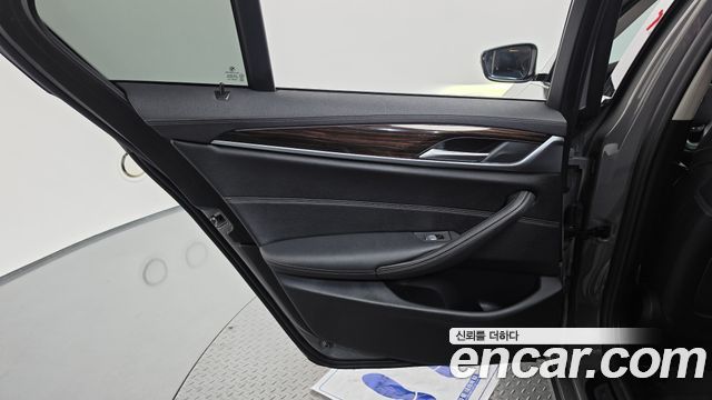 BMW 5 Series (G30) 520i Luxury 2021 — фото 25