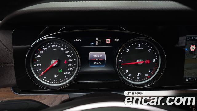 Mercedes-Benz E-Class (W213) E220d Exclusive 2017 — фото 8