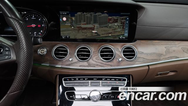 Mercedes-Benz E-Class (W213) E220d Exclusive 2017 — фото 14