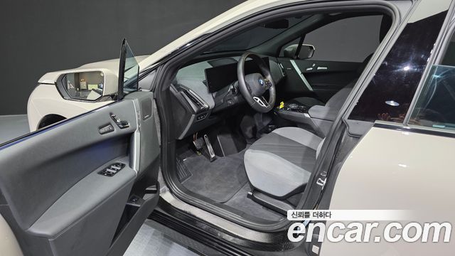 BMW iX xDrive45 M Sport 2026 — фото 10