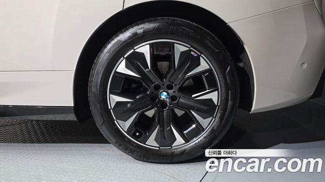 BMW iX xDrive45 M Sport 2026 — фото 21