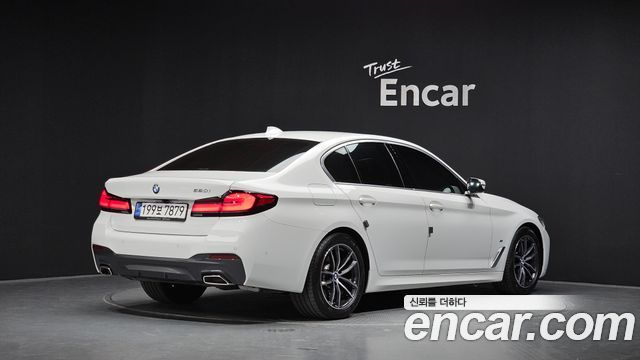 BMW 5 Series (G30) 520i M Sport 2023 — фото 2