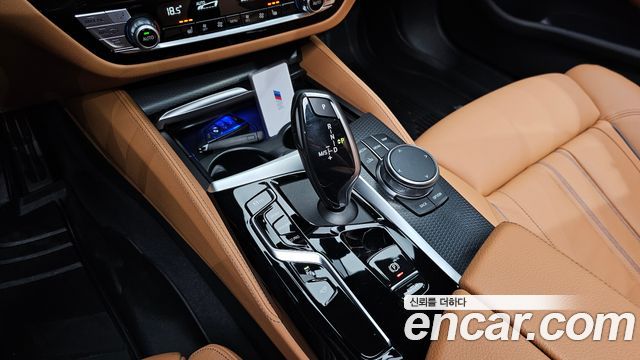 BMW 5 Series (G30) 520i M Sport 2023 — фото 9