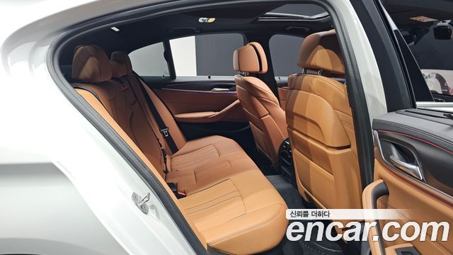 BMW 5 Series (G30) 520i M Sport 2023 — фото 11