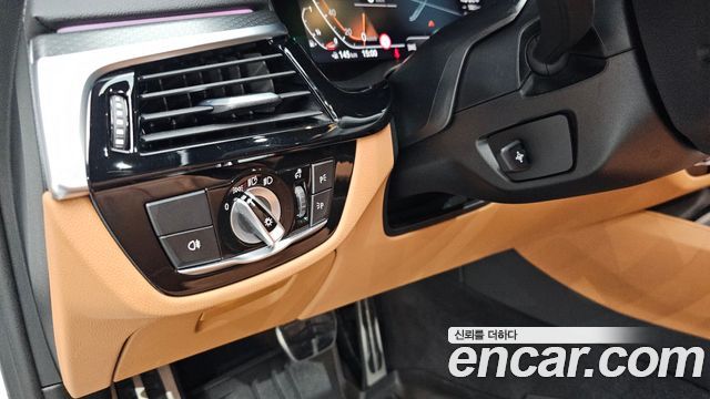 BMW 5 Series (G30) 520i M Sport 2023 — фото 14