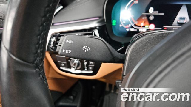 BMW 5 Series (G30) 520i M Sport 2023 — фото 15