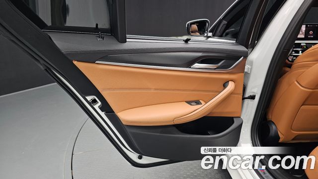 BMW 5 Series (G30) 520i M Sport 2023 — фото 25
