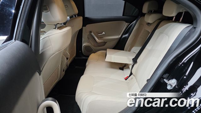 Mercedes-Benz A-Class (W177) A220 Sedan 2022 — фото 11
