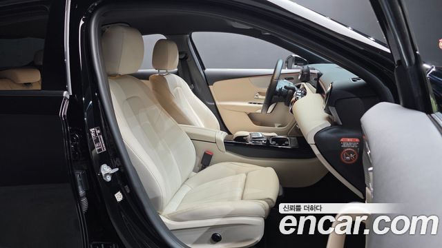 Mercedes-Benz A-Class (W177) A220 Sedan 2022 — фото 26