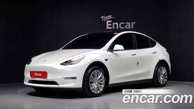 Tesla Model Y Standard Range RWD
