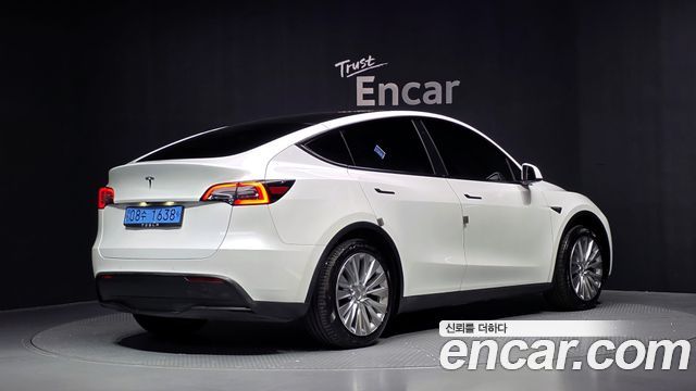 Tesla Model Y Standard Range RWD 2021 — фото 2