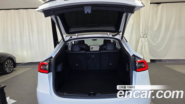 Tesla Model Y Standard Range RWD 2021 — фото 20