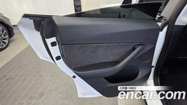 Tesla Model Y Standard Range RWD 2021 — фото 25