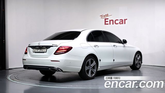Mercedes-Benz E-Class (W213) E300 4MATIC Avnatgarde 2017 — фото 2