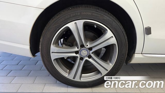 Mercedes-Benz E-Class (W213) E300 4MATIC Avnatgarde 2017 — фото 5