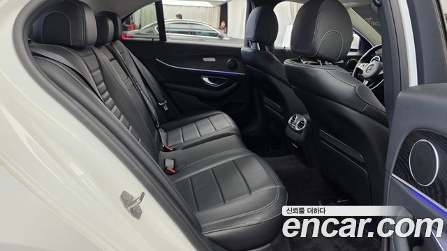 Mercedes-Benz E-Class (W213) E300 4MATIC Avnatgarde 2017 — фото 12