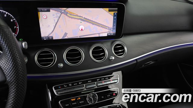 Mercedes-Benz E-Class (W213) E300 4MATIC Avnatgarde 2017 — фото 14