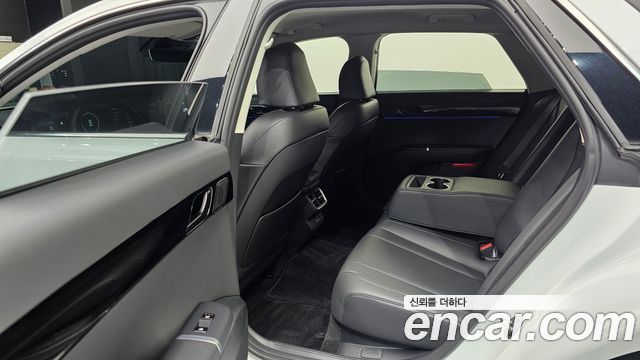 Hyundai Grandeur (GN7) 2,5 Gasoline 2WD Premium 2023 — фото 11